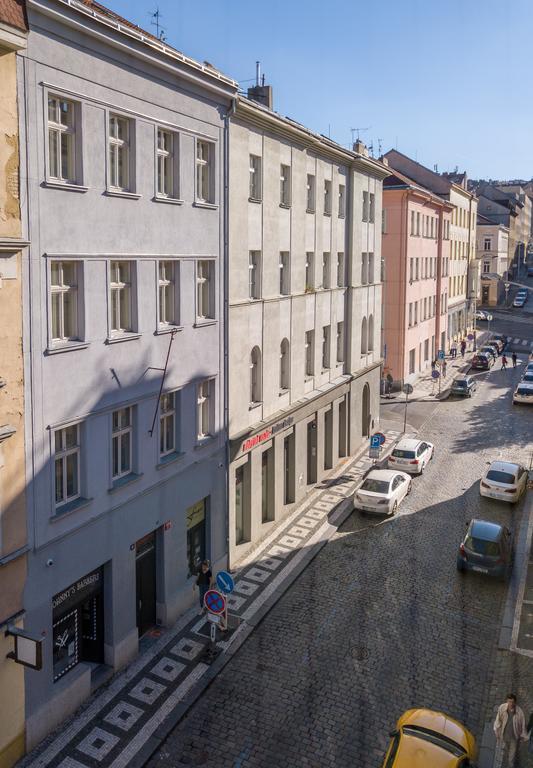 Downtown Suites Chlumova Praha Bagian luar foto
