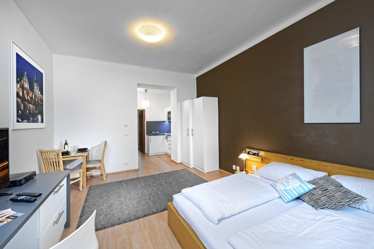 Downtown Suites Chlumova Praha Bagian luar foto