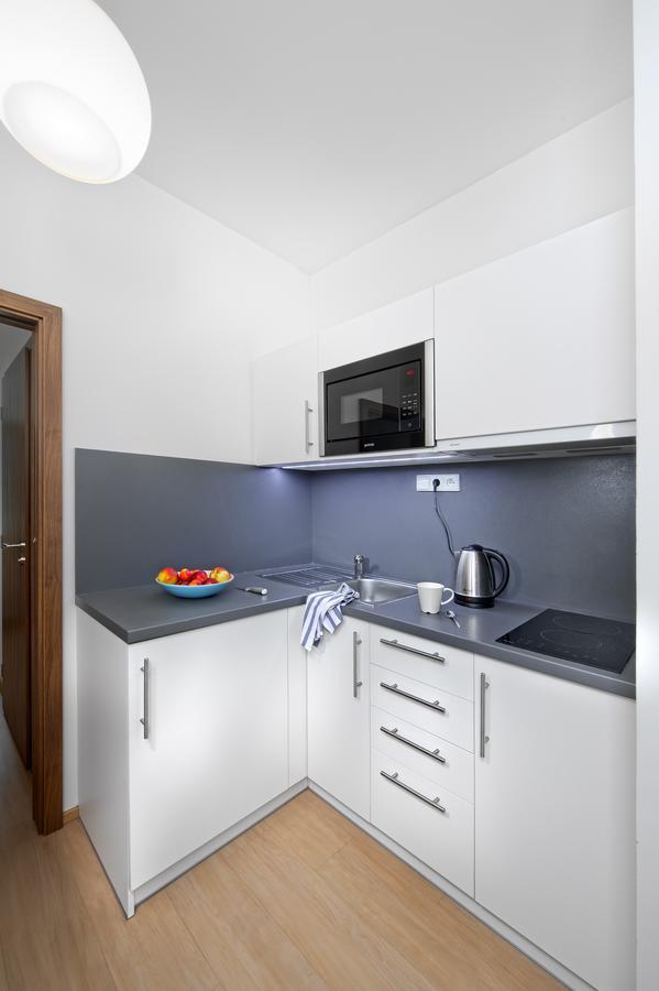 Downtown Suites Chlumova Praha Bagian luar foto