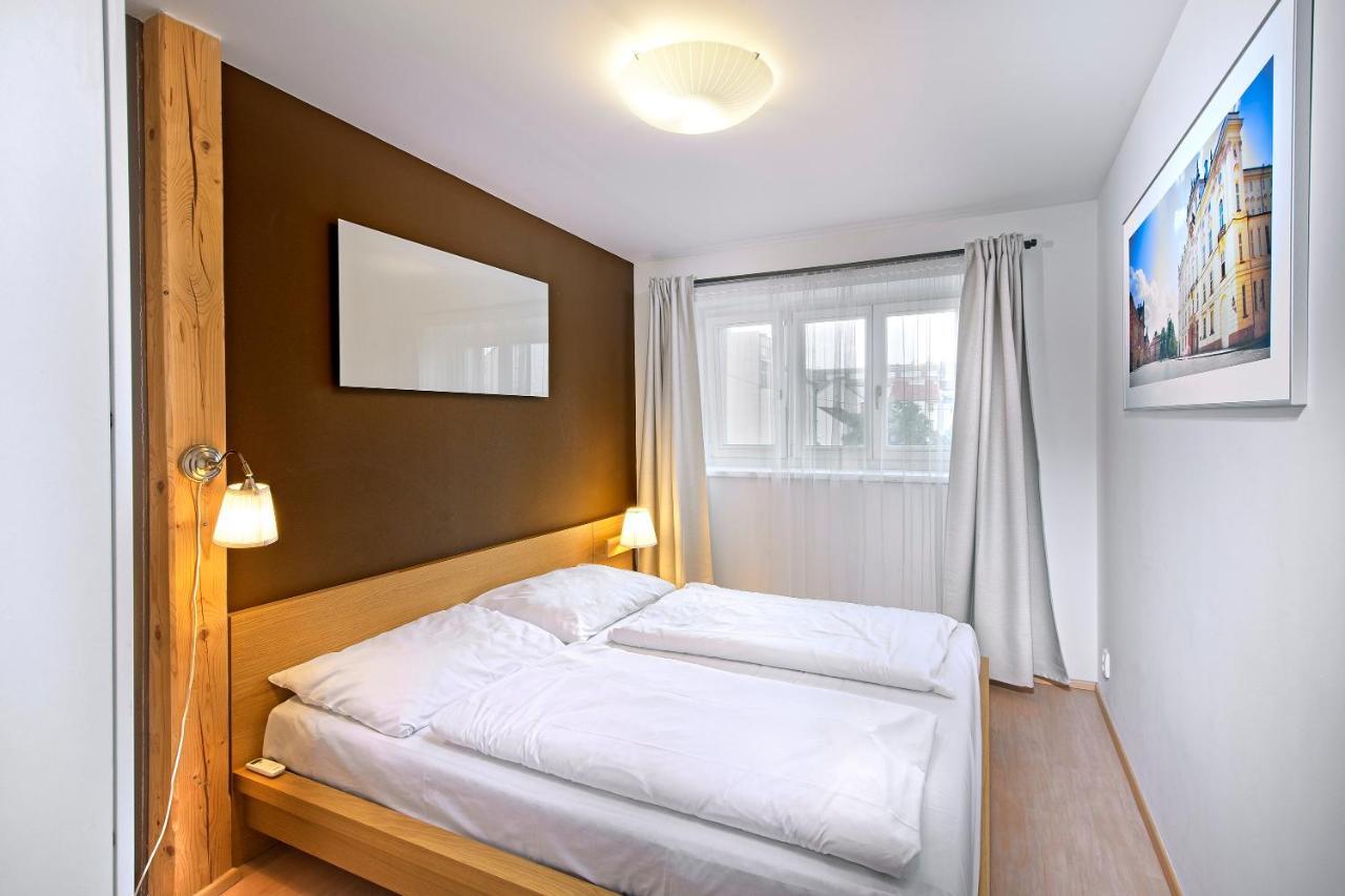 Downtown Suites Chlumova Praha Bagian luar foto