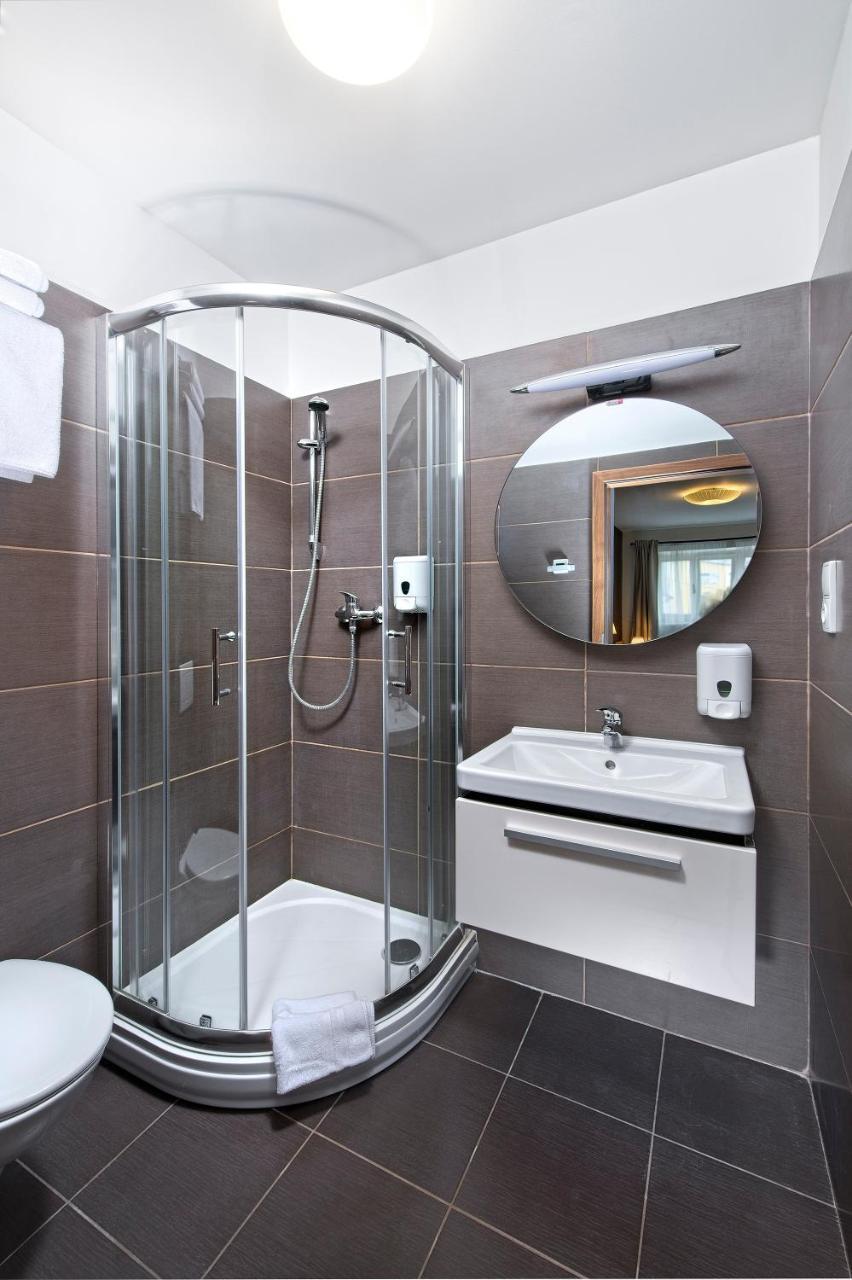 Downtown Suites Chlumova Praha Bagian luar foto