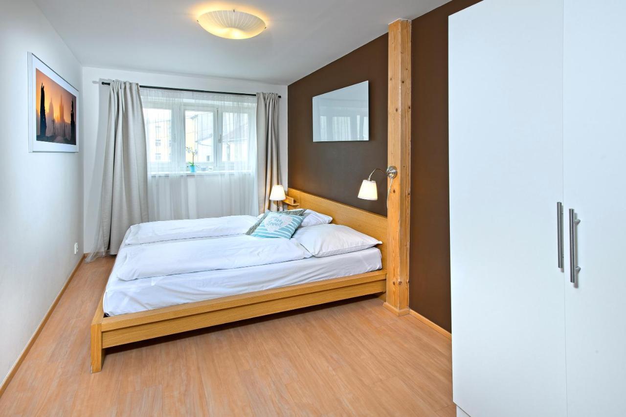 Downtown Suites Chlumova Praha Bagian luar foto