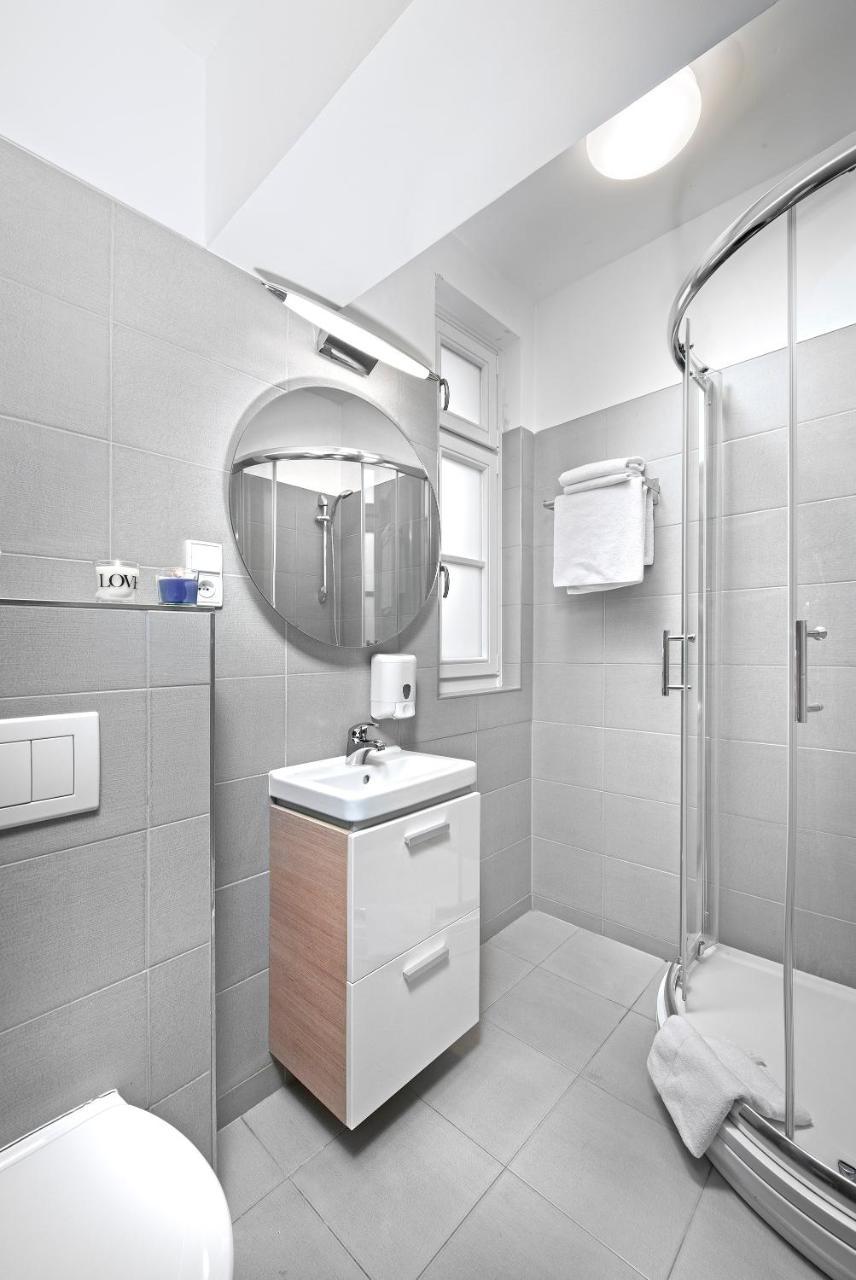 Downtown Suites Chlumova Praha Bagian luar foto