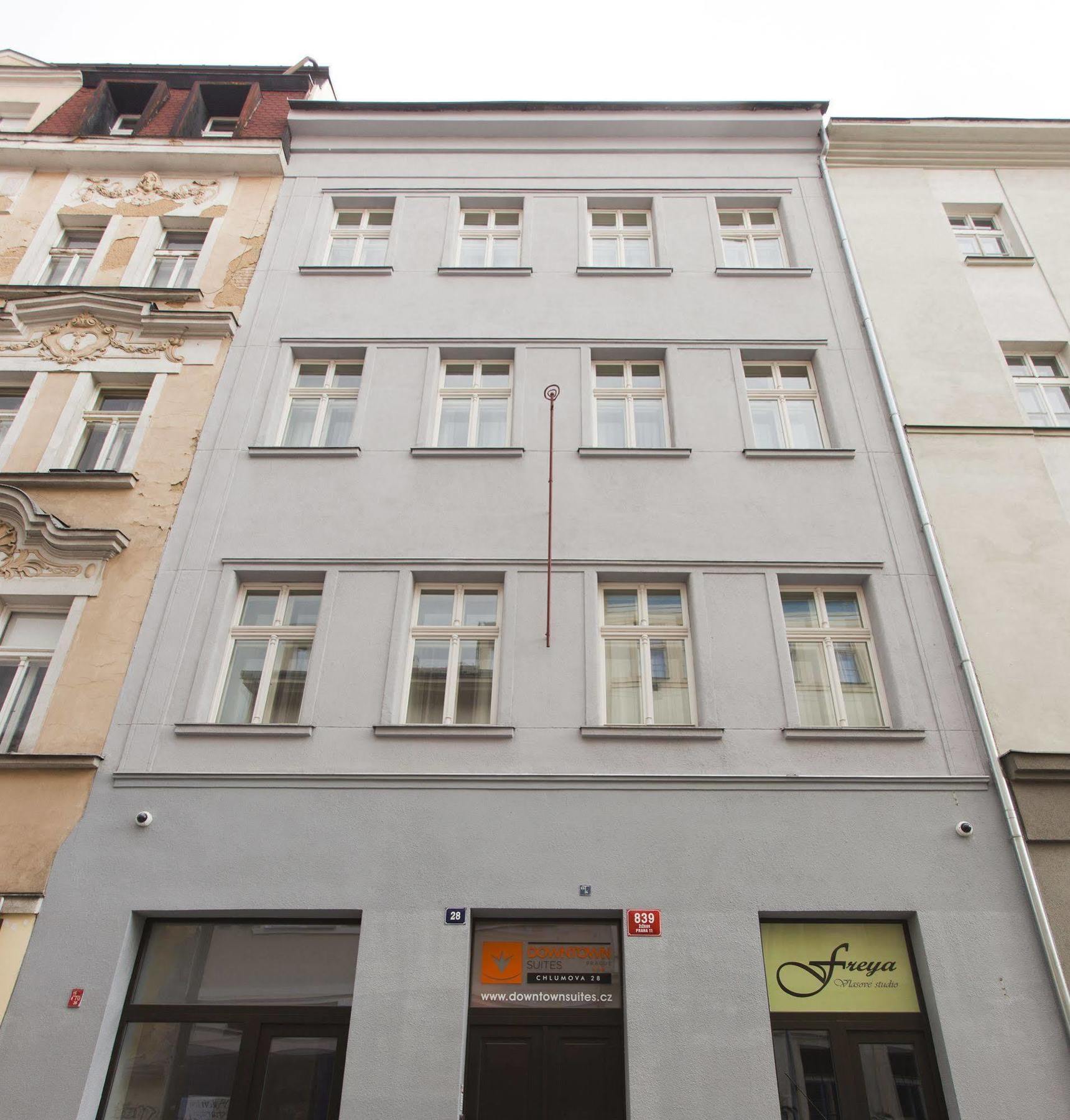 Downtown Suites Chlumova Praha Bagian luar foto