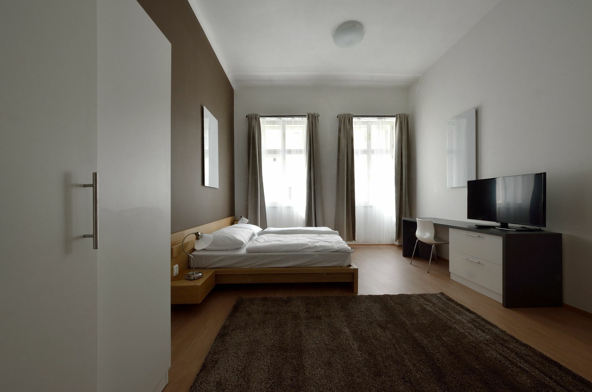Downtown Suites Chlumova Praha Bagian luar foto