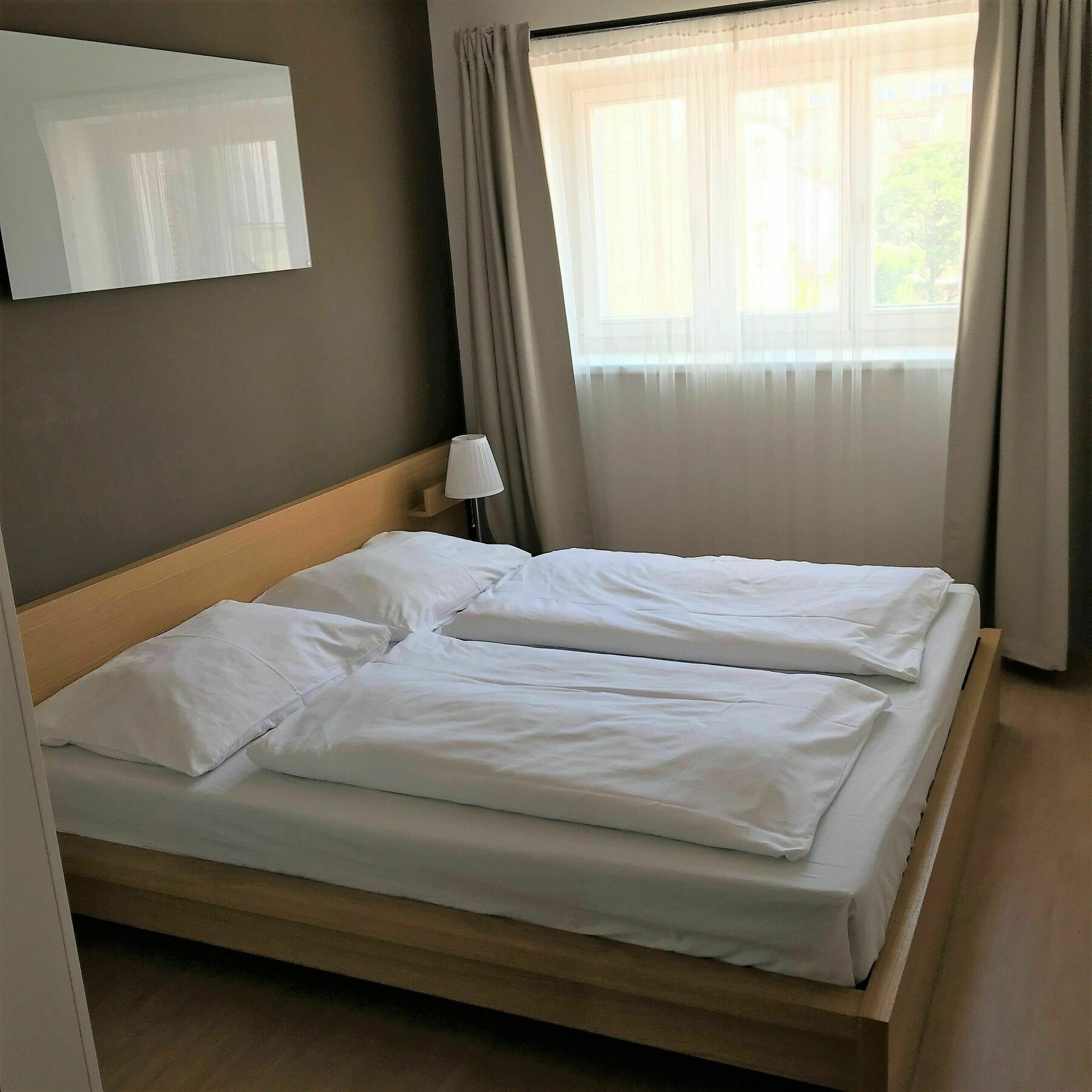 Downtown Suites Chlumova Praha Bagian luar foto