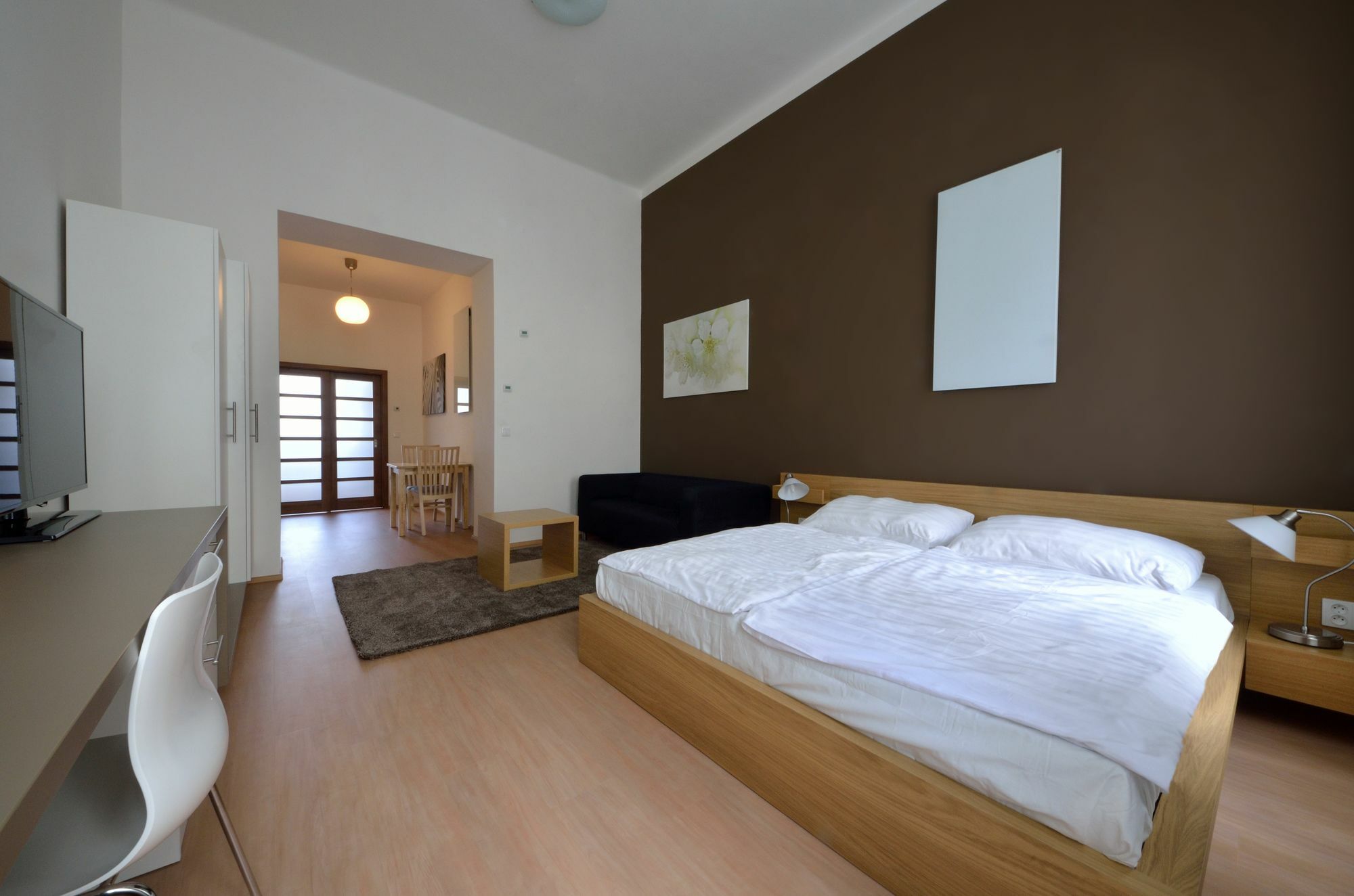Downtown Suites Chlumova Praha Bagian luar foto