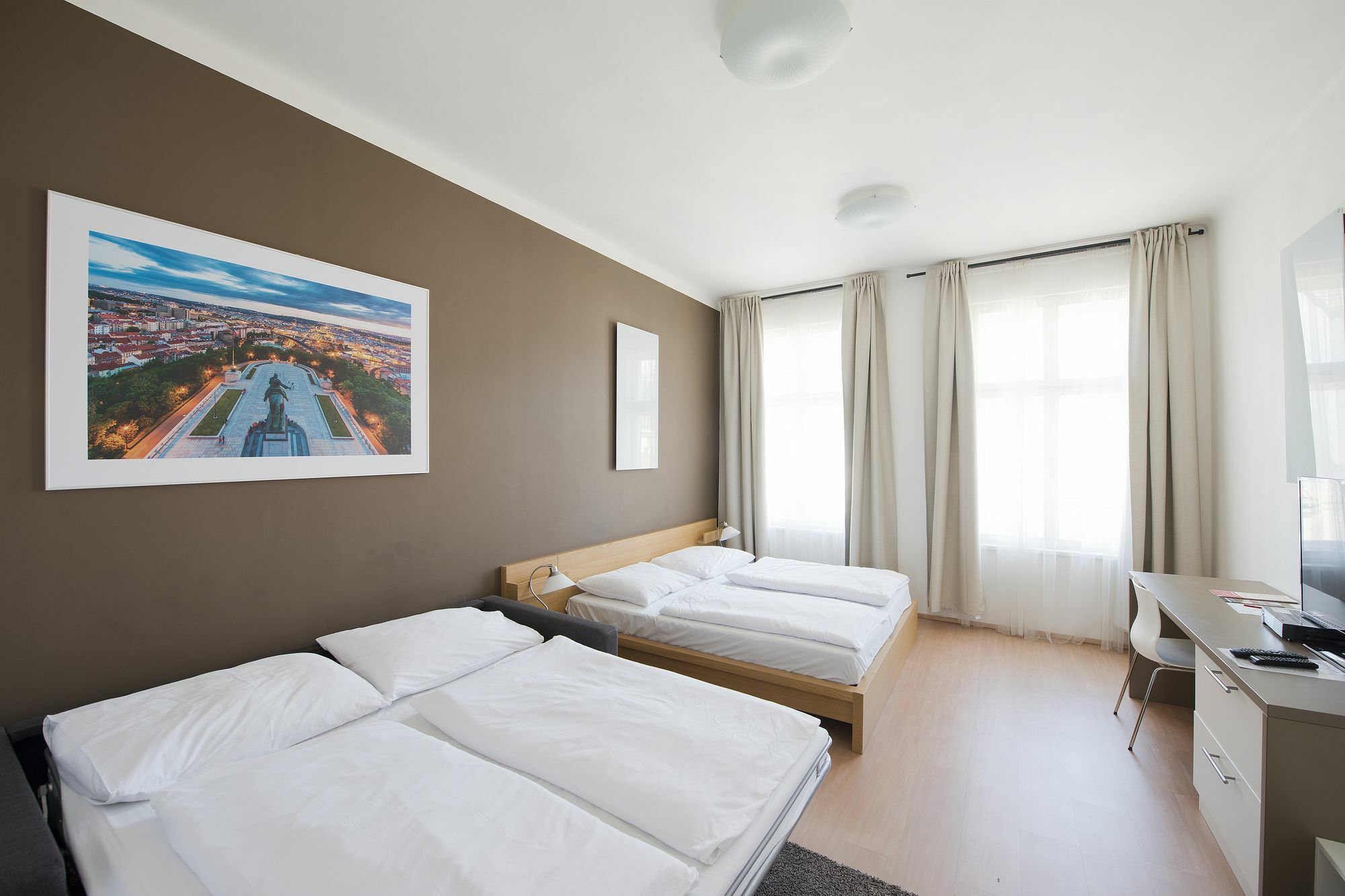 Downtown Suites Chlumova Praha Bagian luar foto